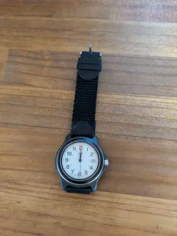 Swiss Army 블랙 시계