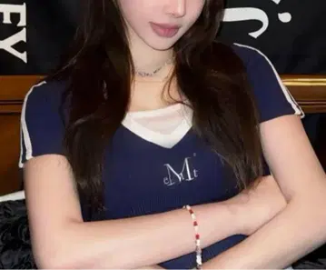 eMt 네이비 V넥 반팔 티셔츠