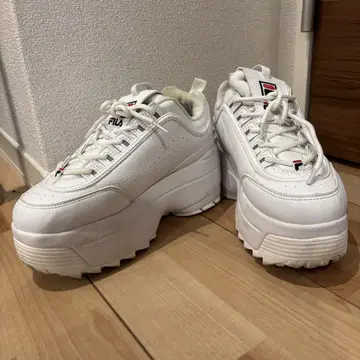 FILA 화이트 통굽 스니커즈