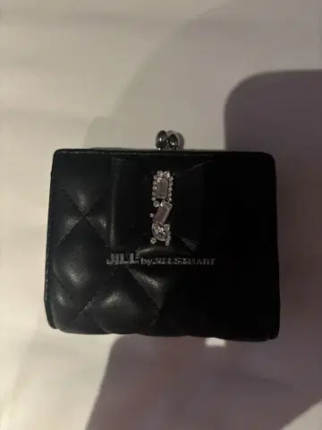 JILL by JILL STUART RIBBON 퀼트 지갑