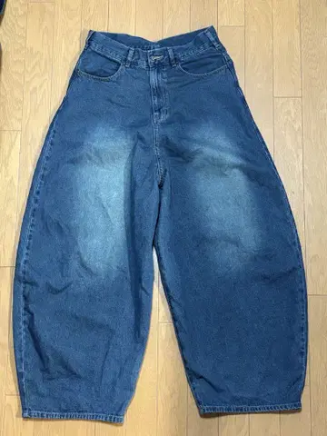 한정 전개 VINTAGE WASH WIDE CURVE DENIM