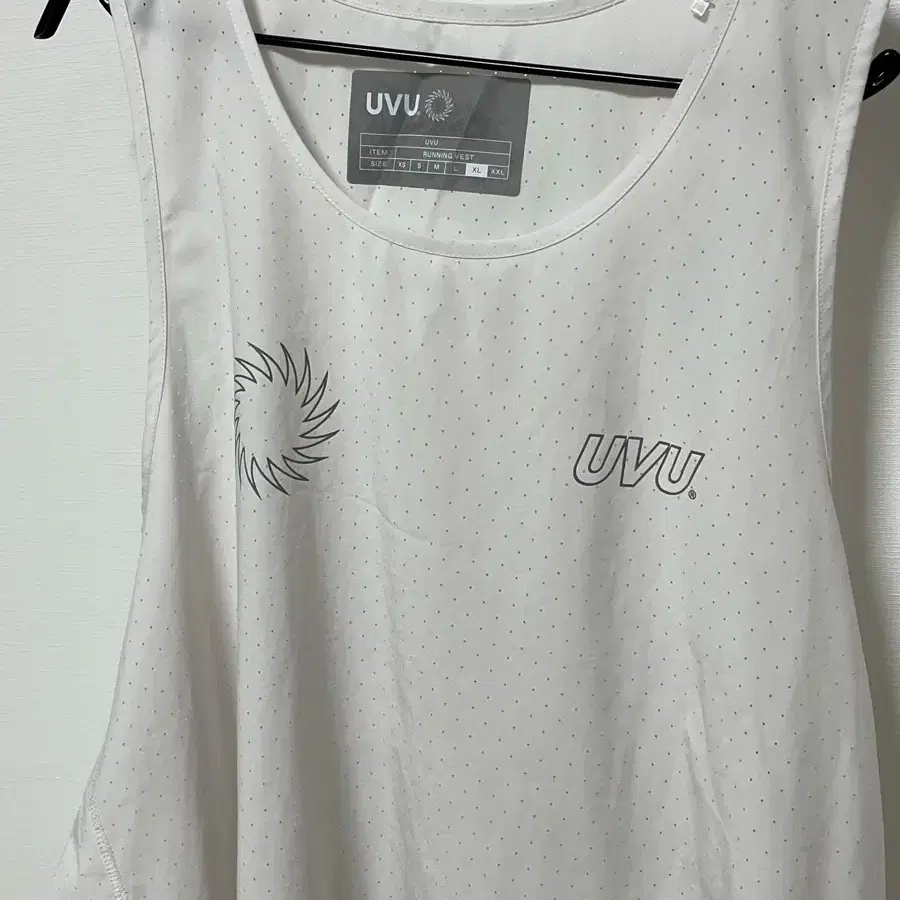 Uvu Singlet White XL on Bunjang Global Site.