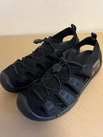KEEN 킨 트리플 블랙 27.5cm