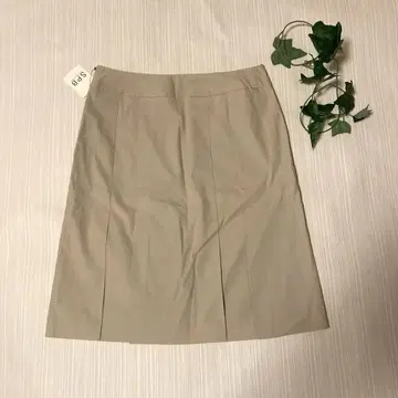 베이지 플레어 스커트