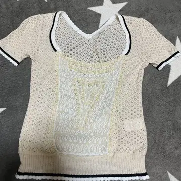 Blumarine 레이스 V넥 반팔