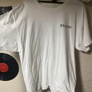 StockX & Champion 티셔츠
