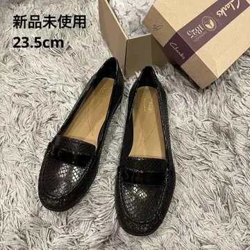 클락스 펌프스 새 제품 미사용 크로코다일 패턴 압인 디자인 23.5cm