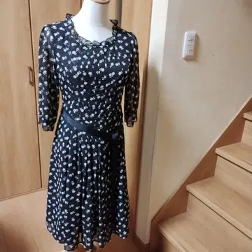 갤러리 비스콘티 5부 소매 원피스 9호 사이즈