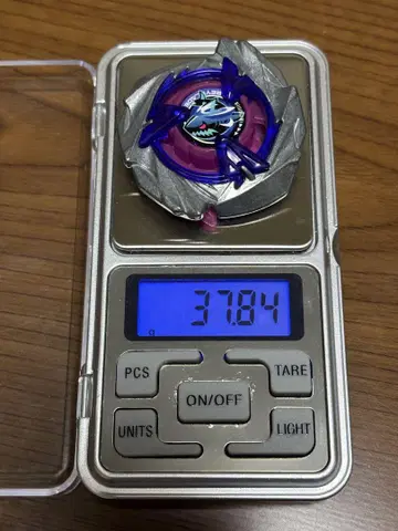 베이블레이드 X 샤크 스케일 4-50UF 무게 37.84g 블레이드만