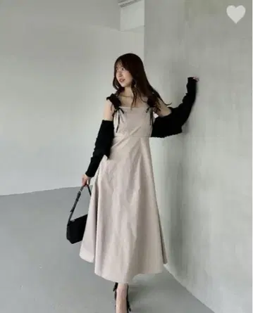 An MILLE 안미르 사이드컷 프릴 캐미 원피스