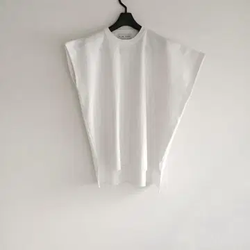 RIM.ARK 림아크 Asymmetry knit tops