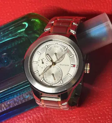 TOMMY HILFIGER 손목시계