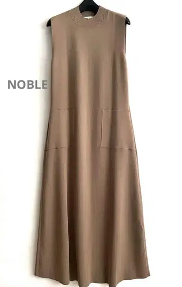 NOBLE 하이넥 니트 원피스