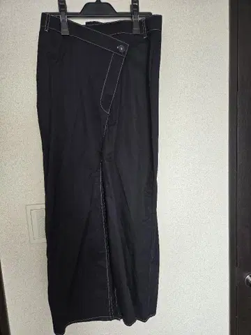 ZARA 블랙 타이트 스커트 슬릿