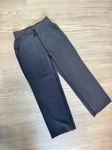 Lululemon 다크 그레이 블루 스트레이트 레그 팬츠 8부 사이즈 2