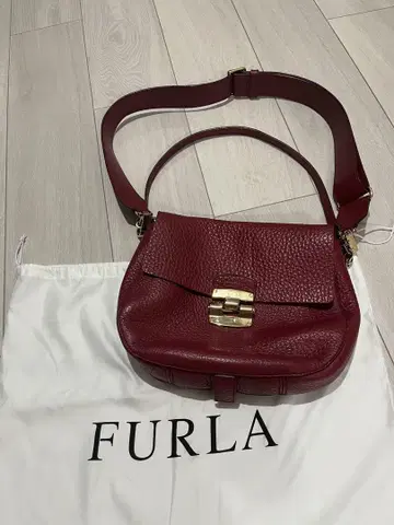 FURLA 버건디 가죽 숄더백