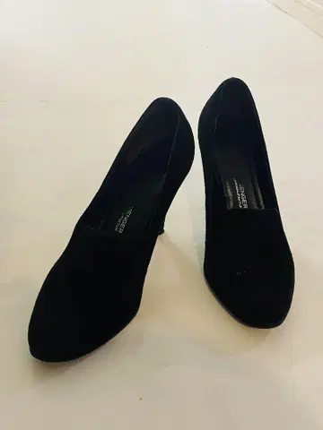 케넬앤슈멩거 하이힐 펌프스