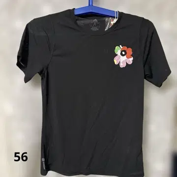 adidas 블랙 플라워 자수 반팔 티셔츠