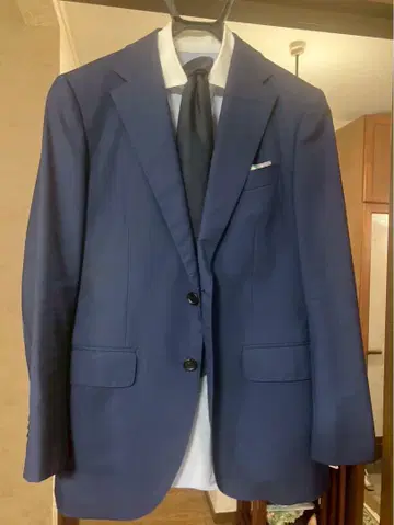 HILTON 네이비 비즈니스 정장