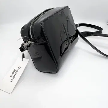 한정판 1점 새상품 캘빈클라인 에나멜 숄더백