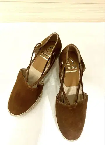 [새상품급] Kanna (칸나) 에스파드리유 웨지솔 샌들 23cm 가죽