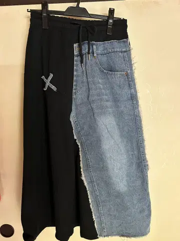 블랙/데님 믹스 소재 롱 스커트