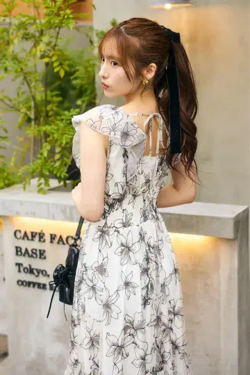 rienda 자수 튤 플레어 슬리브 원피스 M 사이즈