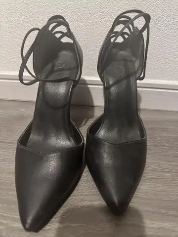 GYDA 샌들
