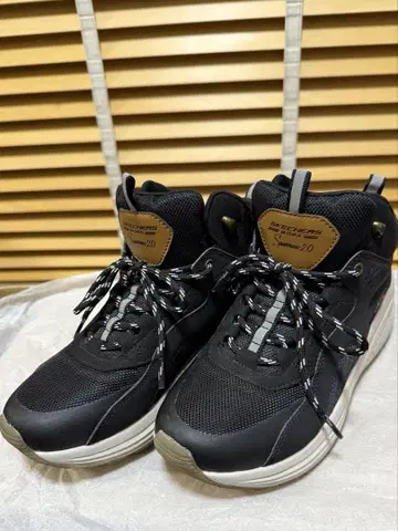 새상품급 스케쳐스 Skechers 블랙 통굽 스니커즈 24cm bobs
