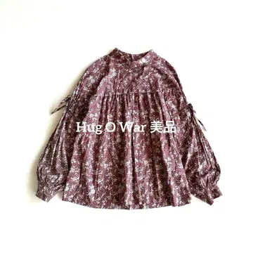 허그아워 Currant pt. 숄더 턱 모크넥 블라우스 꽃무늬