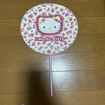 헬로키티 꽃무늬 부채