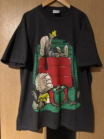 스누피 SNOOPY ALIENS VS Predator 영화 티셔츠