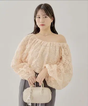 Chico 시어 플라워 볼륨 튤 블라우스 핑크