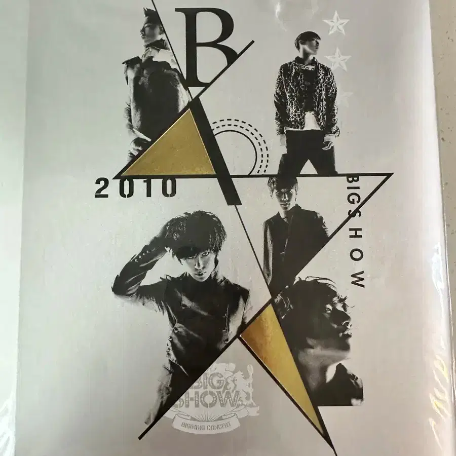 G-DRAGON | 지드래곤 G-dragon Shine a Light Concert DVD Uncut