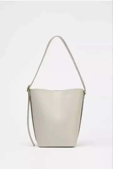 ZARA / 맥시 버킷 백