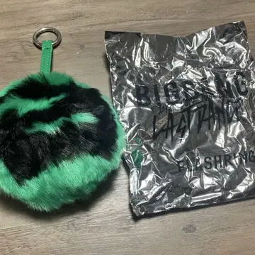 BIGBANG H&M 콜라보 플래시 반지 키링 핑크 미사용