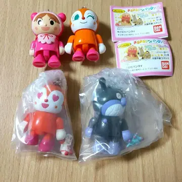치키치키 호빵맨, 짤랑이, 세균맨, 아기 호빵맨 4종류