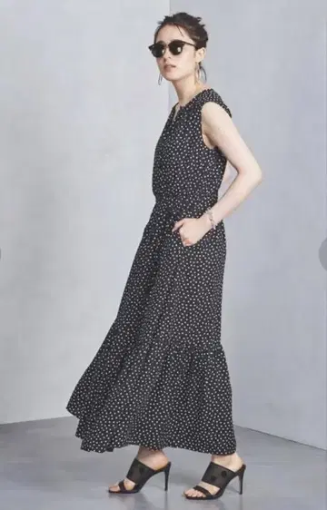유나이티드 애로우즈 도트 슬리브리스 맥시 원피스 36