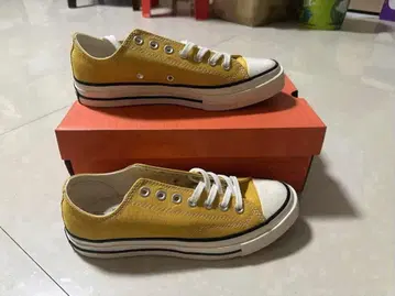 새상품 한정판 CT70 썬플라워 로우컷 28cm