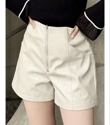 인조 가죽 숏팬츠