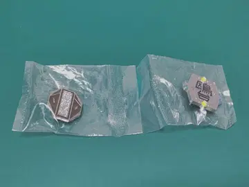 하이큐 이나리자키 카모메다이 학교 휘장 핀배치 2점