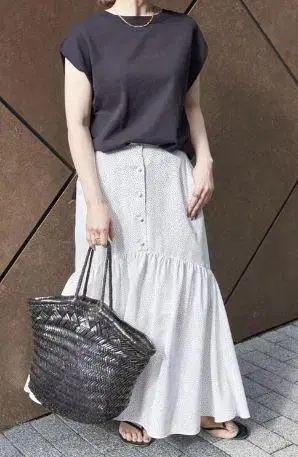 [거의 새상품] 프론트 버튼 머메이드 개더 스커트