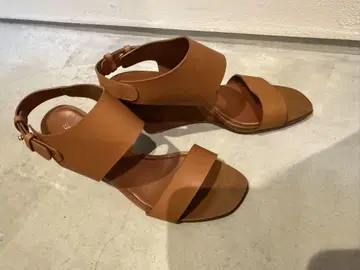 새상품급 세르지오 로시 펌프스 22cm