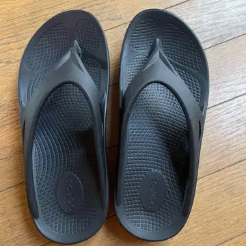 Oofos 우포스 샌들