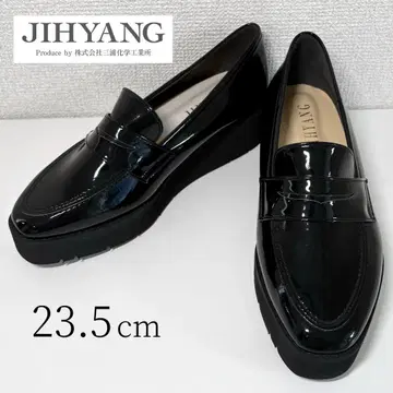거의 미사용 치히향 JIHYANG 레인 대응 통굽 에나멜 로퍼 23.5