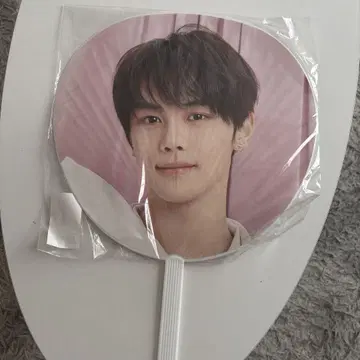 ZEROBASEONE 김규빈 부채