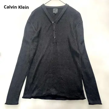 Calvin Klein 다크 그레이 헨리넥 스웨터