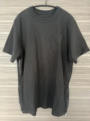 [24시간 이내 발송] sacai 블랙 티셔츠 사이드 지퍼