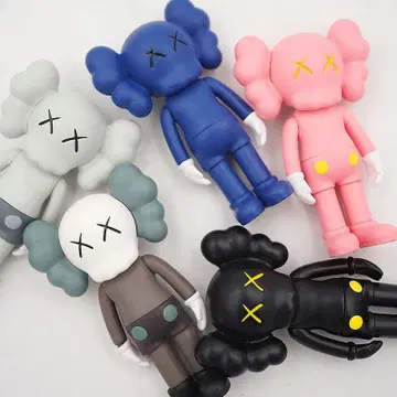 KAWS 캐릭터형 피규어 5개 세트 약 8cm