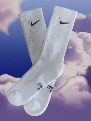 새상품 NIKE 오로라 큐빅 화이트 삭스 23cm-25cm